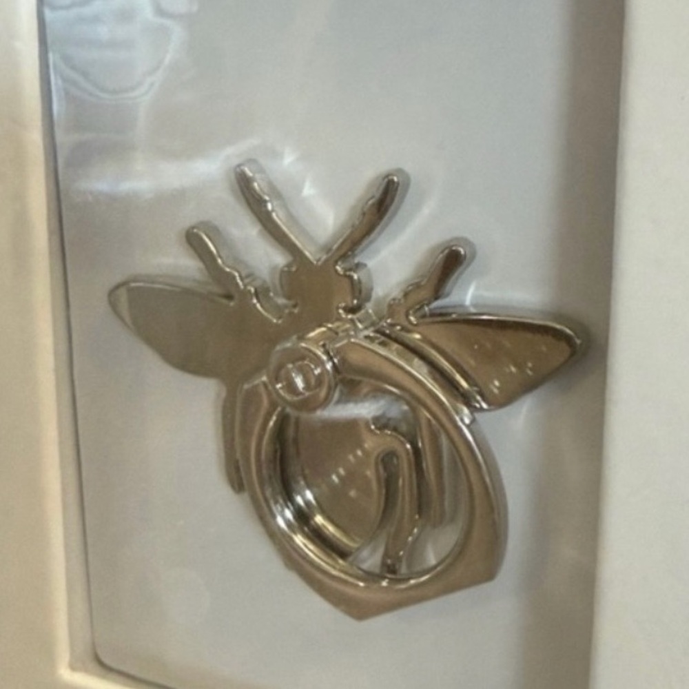 🐝 NIB/NIP DIOR Silver Bee Smartphone Ring Stand 1.8 x 2 inches 🐝 - Picture 7 of 10